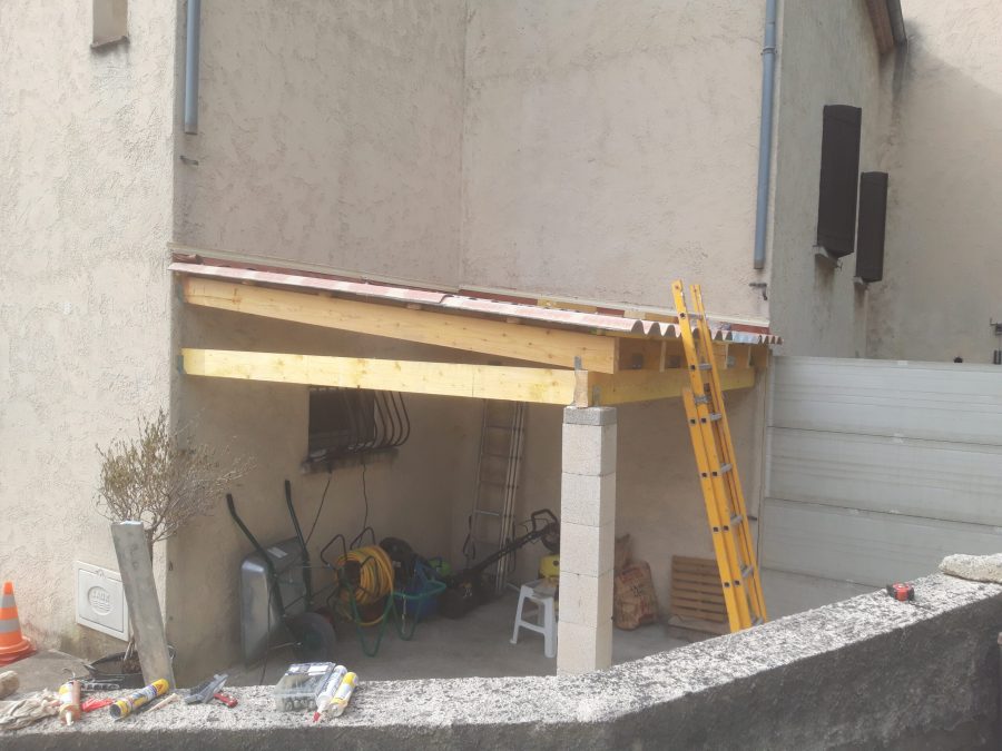 Réalisation d'un abris pour moto - GREASQUES 2023