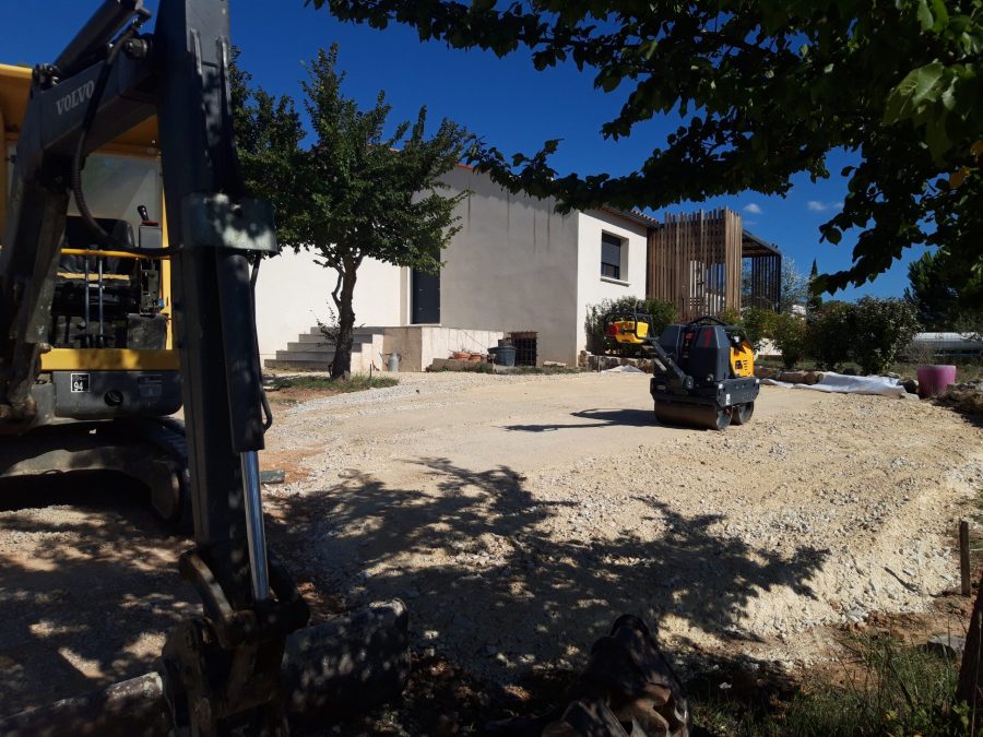 Aménagement parking villa. Réalisation sur la commune de Peynier en octobre 2022