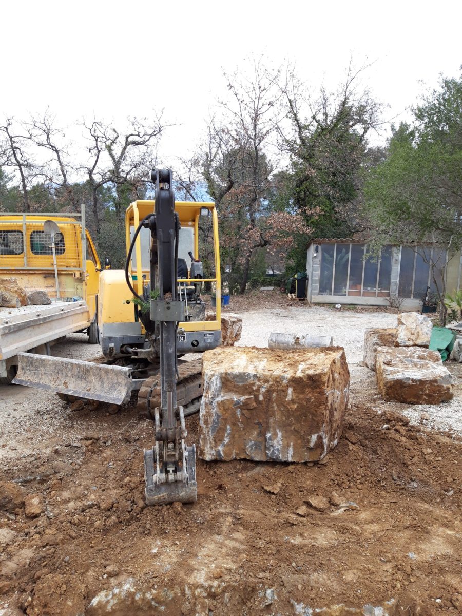 Déroctage bloc pierre à Peynier en janvier 2023