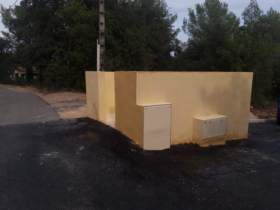 Réalisation d'enduit pour local poubelle sur la commune de Montfort en septembre 2022