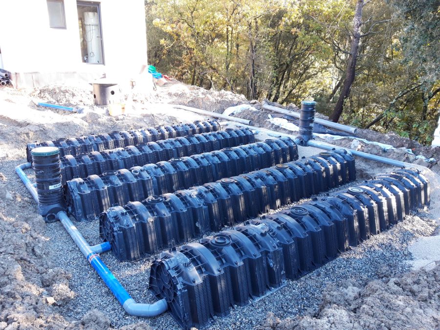 pose tunnel sur bassin filtrant à Belcodène en decembre 2022