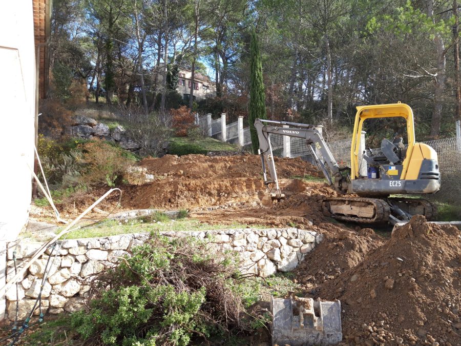 terrassement sur restanque. Chantier à Belcodène janvier 2023